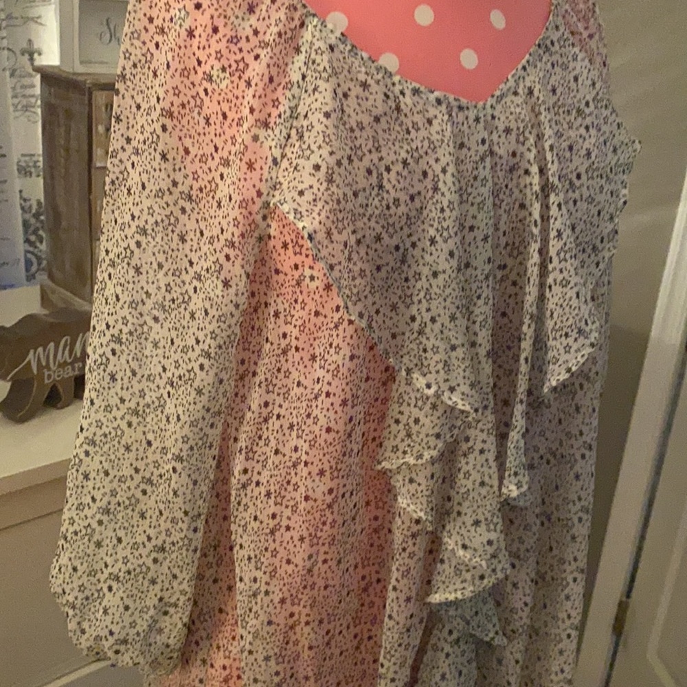 NWOT Ruffle star blouse - Picture 3 of 6